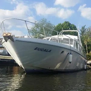  Botel Eucala Motor Yacht United Kingdom
